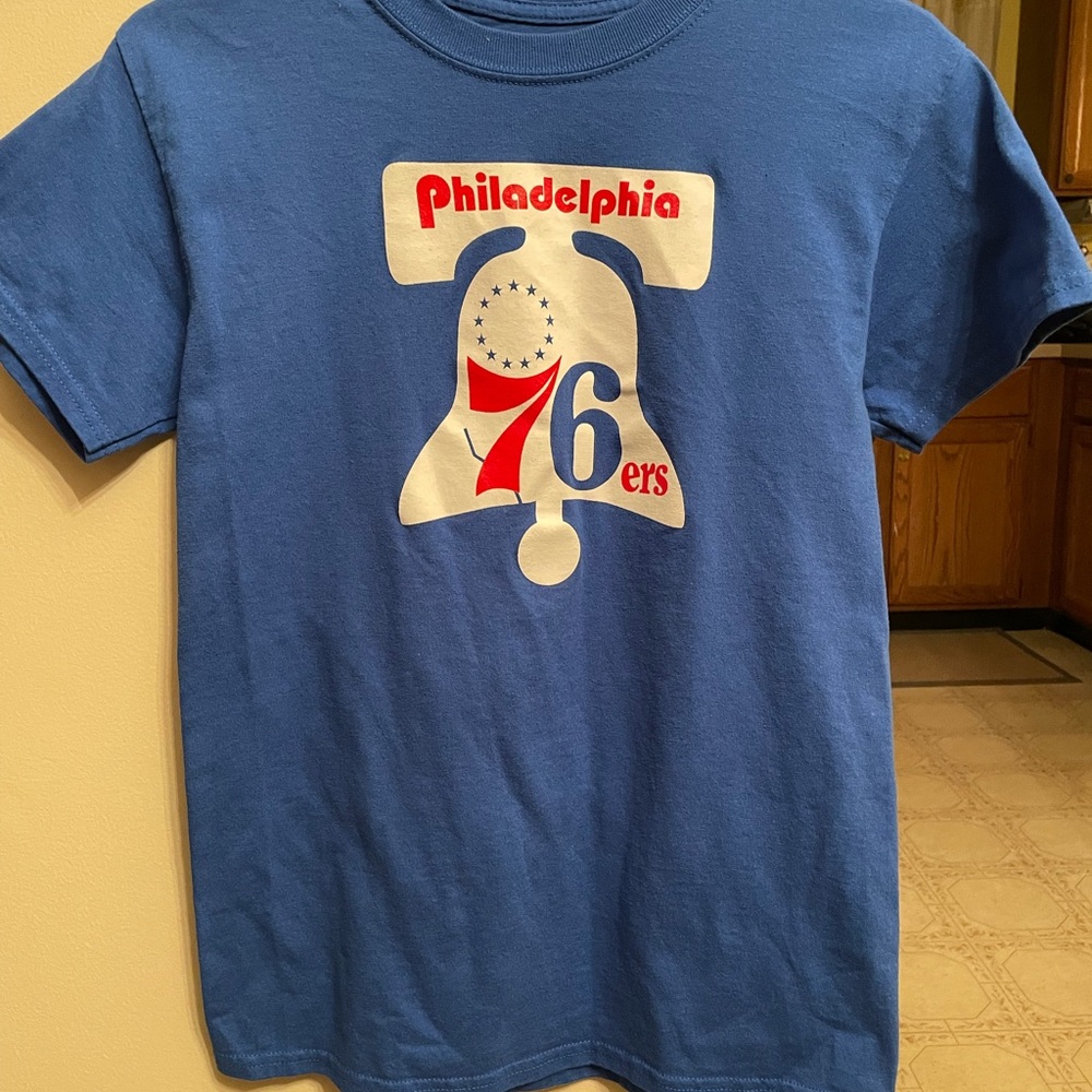 76ers T-shirt
